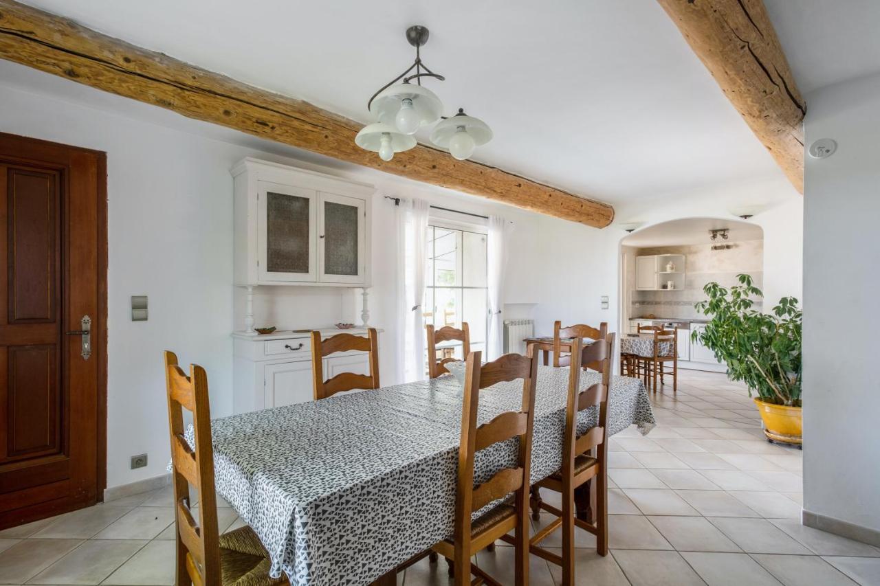 Villa de 3 chambres avec piscine privee jardin amenage et wifi a La Tour d'Aigues Extérieur photo