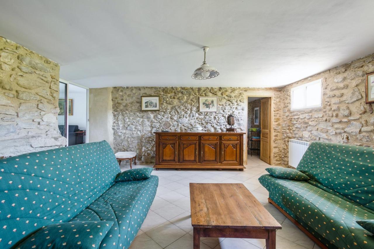 Villa de 3 chambres avec piscine privee jardin amenage et wifi a La Tour d'Aigues Extérieur photo