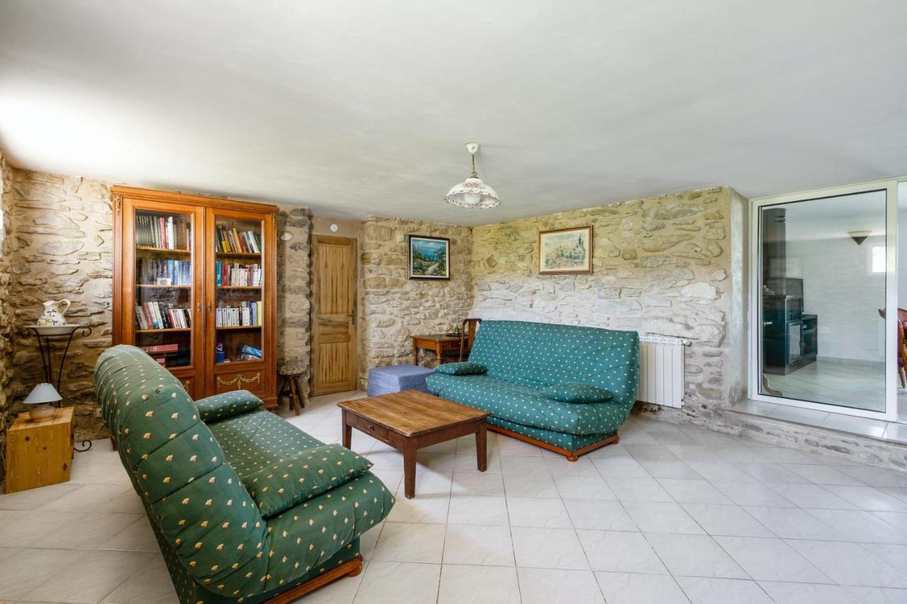 Villa de 3 chambres avec piscine privee jardin amenage et wifi a La Tour d'Aigues Extérieur photo
