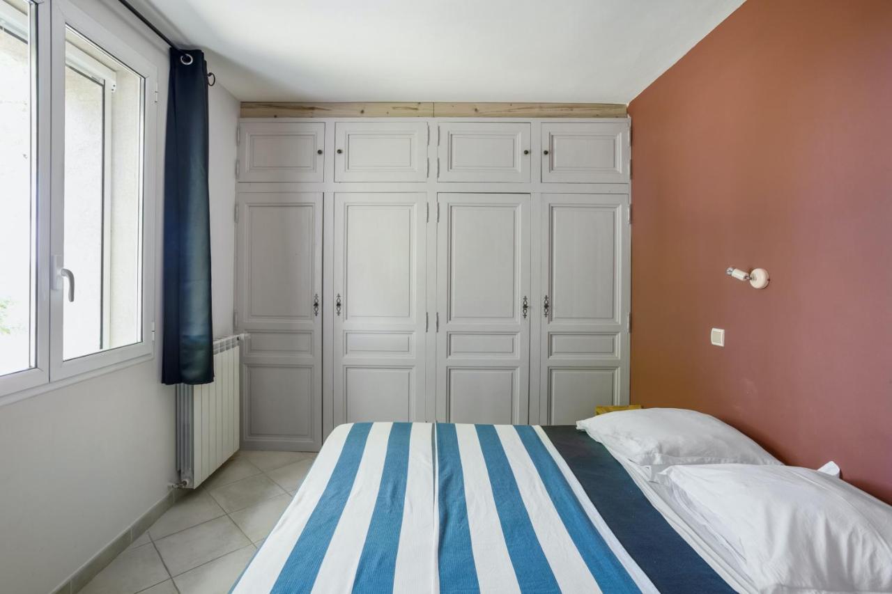 Villa de 3 chambres avec piscine privee jardin amenage et wifi a La Tour d'Aigues Extérieur photo