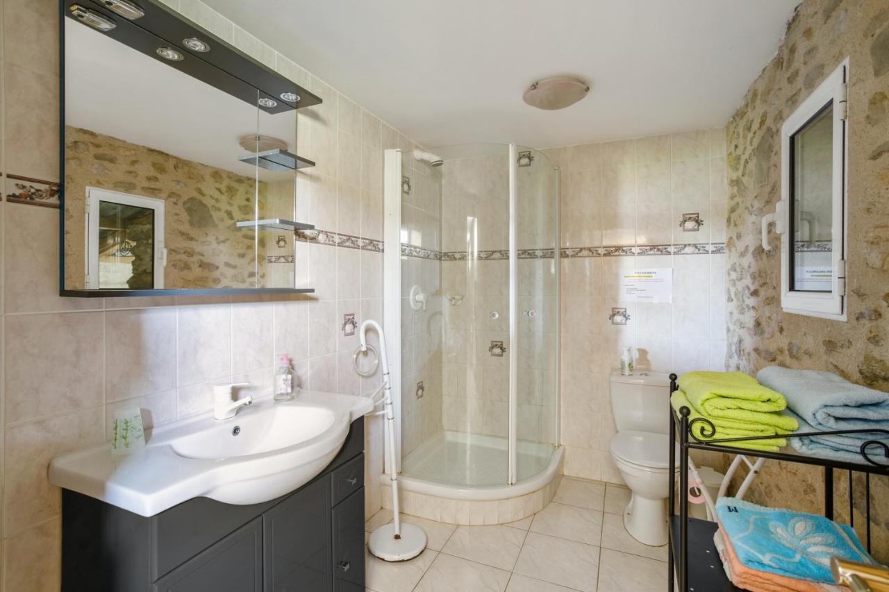 Villa de 3 chambres avec piscine privee jardin amenage et wifi a La Tour d'Aigues Extérieur photo