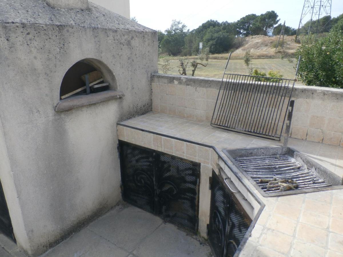 Villa de 3 chambres avec piscine privee jardin amenage et wifi a La Tour d'Aigues Extérieur photo